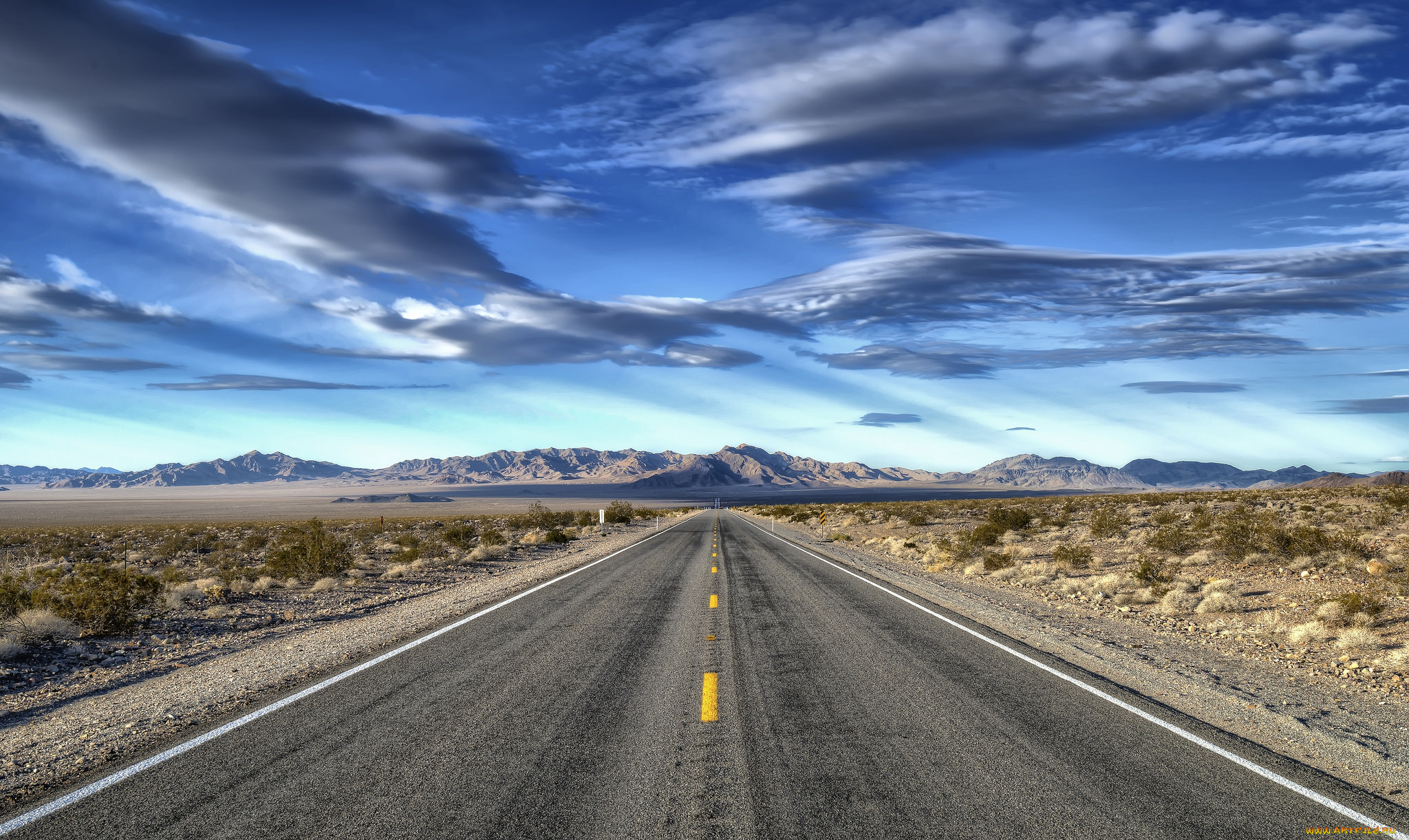 Дорога в пустыне Невада